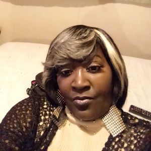 Meet your Posher, Cassandra